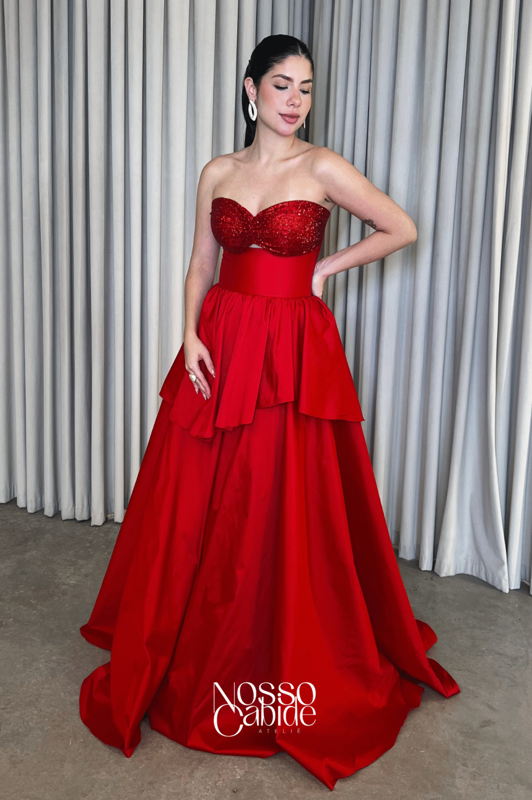 Vestido Vermelho Tafeta Busto Gliter